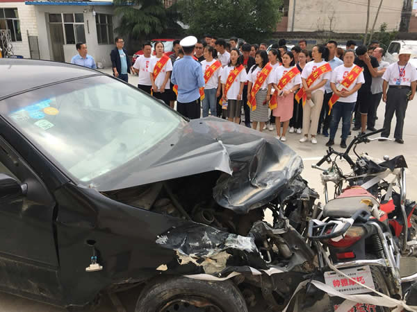 隴南駕校文明交通進(jìn)駕?！拔鍌€一”活動