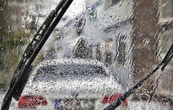 科目二、科目三遇到下雨天應(yīng)該怎樣做？考試順利會通過