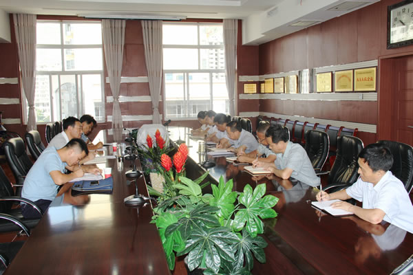 市交通運輸局黨組書記、局長馬潤同志對隴運集團公司全面從嚴治黨及黨風廉政建設進行專題調研