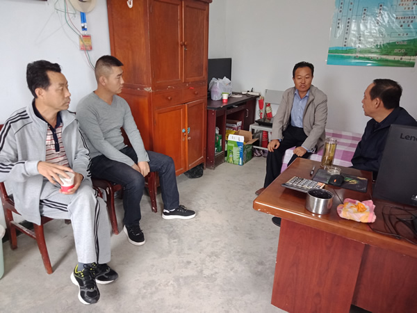 隴運集團公司黨委書記、董事長李寅祥同志深入琵琶鎮(zhèn)寧強村開展幫扶工作