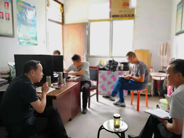 隴運(yùn)集團(tuán)公司黨委書記、董事長(zhǎng)李寅祥深入琵琶鎮(zhèn)寧強(qiáng)村檢查指導(dǎo)幫扶工作